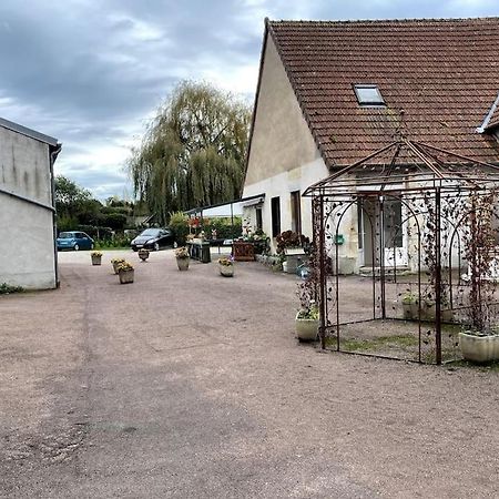 Charmant T2 Au 1Er Dans Residence Avec Parc Arbore Saint-Pierre-le-Moûtier Exterior foto